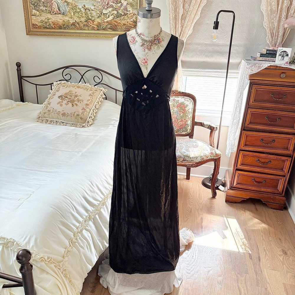 70s vintage fits like a medium‎ black maxi slip dress